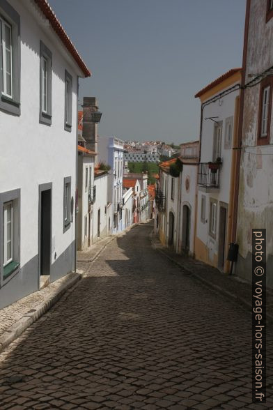 Rua do Dr. Francisco Beja da Costa. Photo © Alex Medwedeff