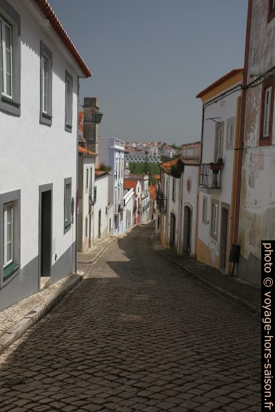 Rua do Dr. Francisco Beja da Costa. Photo © Alex Medwedeff