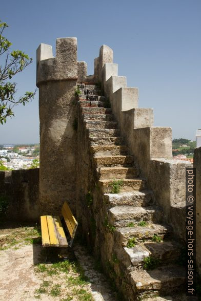 Tourelle de guet avec créneaux. Photo © Alex Medwedeff