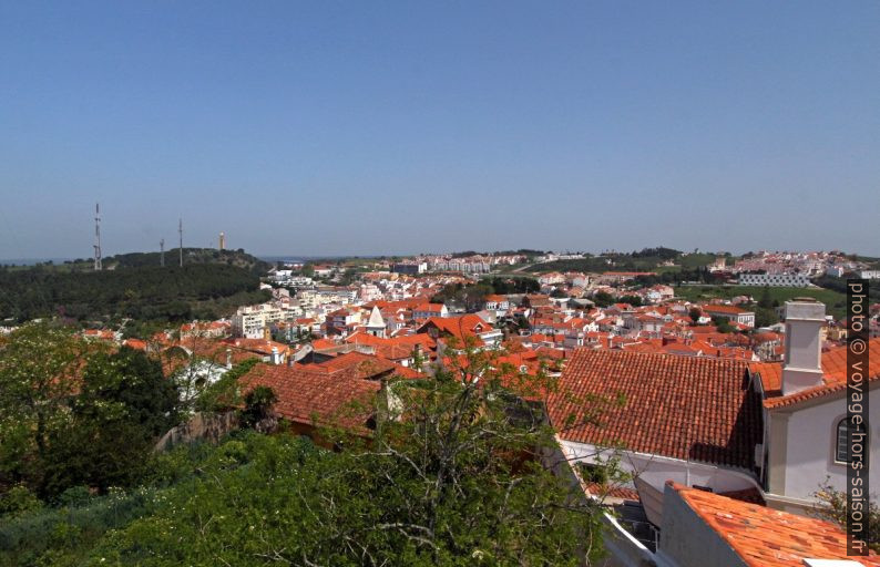 Vue sur Santiago do Cacém du château. Photo © André M. Winter