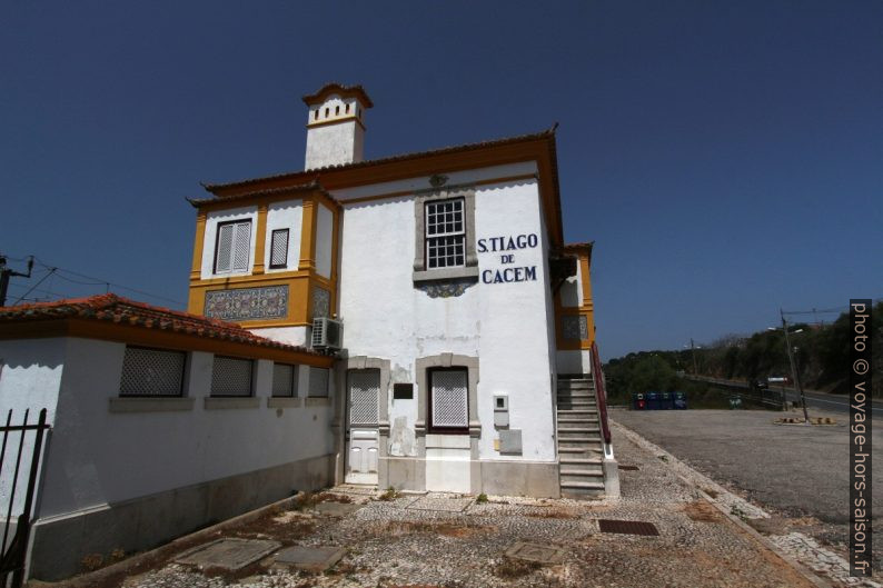 Gare de S.Tiago de Cacém. Photo © André M. Winter