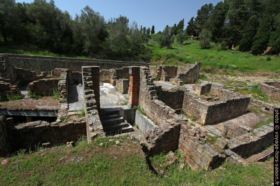 Bains chauds des thermes ouest de Miróbriga assez bien préservés. Photo © André M. Winter
