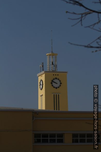 Horloge du port de Setúbal. Photo © André M. Winter