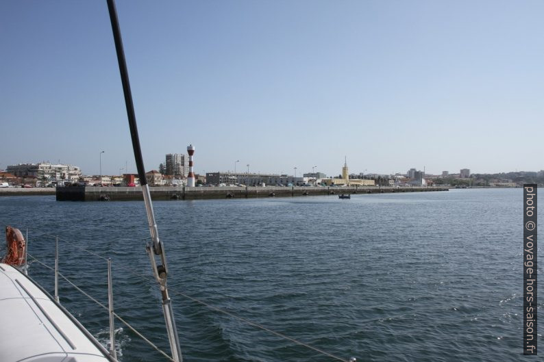 Digue-quai de la Doca Pesca de Setúbal. Photo © Alex Medwedeff