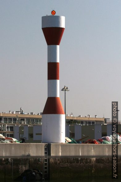 Farol de Setubal à la Doca Pesca. Photo © André M. Winter