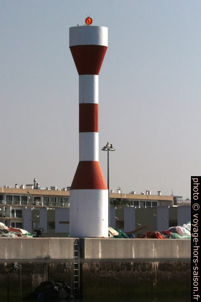 Farol de Setubal à la Doca Pesca. Photo © André M. Winter