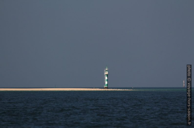 Feux de navigation dans le Golfe de Setúbal. Photo © André M. Winter