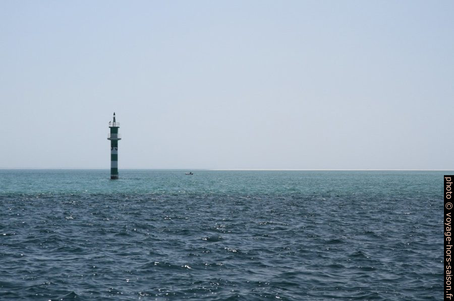 Feu de navigation n°55 dans l'estuaire du Sado. Photo © André M. Winter