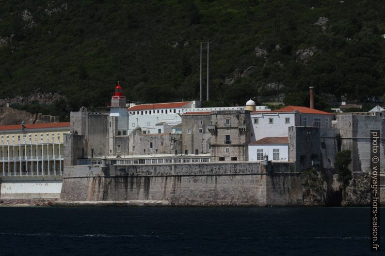 Phare du forte de Santiago do Outão. Photo © André M. Winter