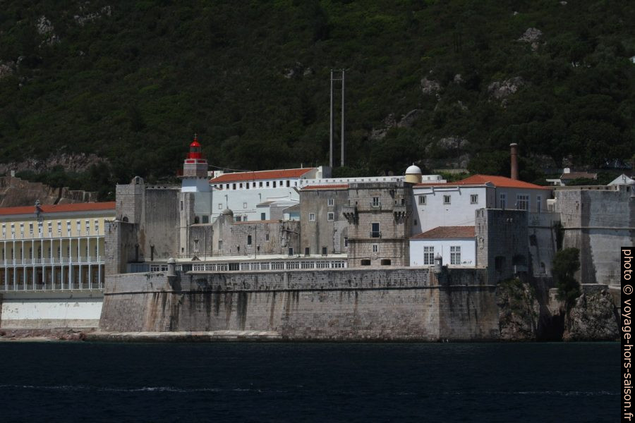 Phare du forte de Santiago do Outão. Photo © André M. Winter