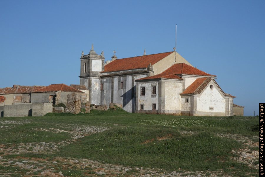 Église Notre-Dame du Cap Espichel vue du côté de la mer. Photo © Alex Medwedeff