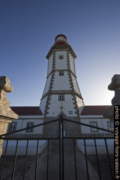 Face est du Phare du Cabo Espichel. Photo © André M. Winter