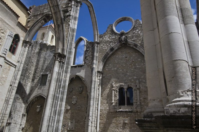 Chapelles latérales et chœur murés du Couvent des Carmes. Photo © André M. Winter