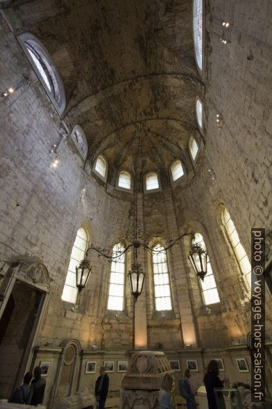 Dans le chevet conservé du Convento do Carmo. Photo © André M. Winter