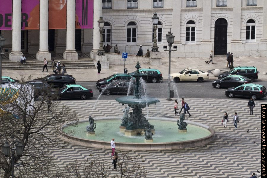 Fontaine de la Praça Dom Pedro IV. Photo © André M. Winter