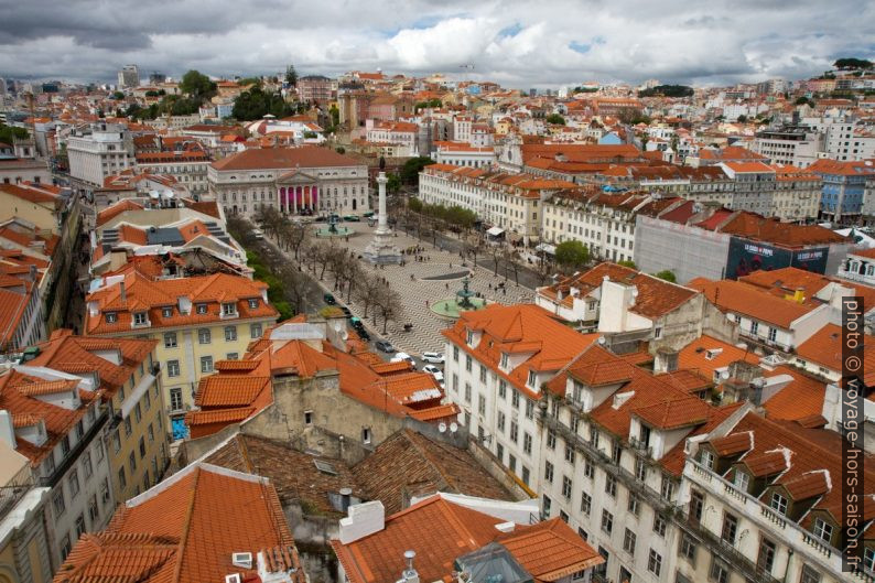 Praça Dom Pedro IV. Photo © Alex Medwedeff