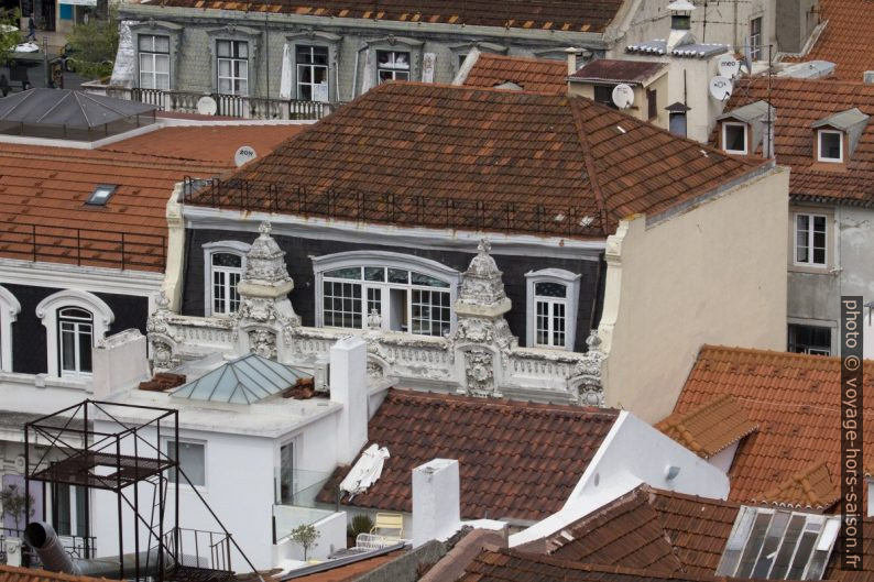 Mansarde d'une vielle maison dans la Rua Augusta. Photo © André M. Winter