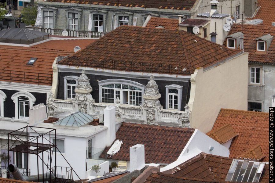 Mansarde d'une vielle maison dans la Rua Augusta. Photo © André M. Winter