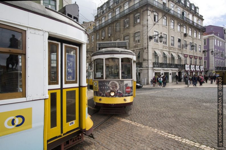 Rames n° 564 et 558 du tram de Lisbonne. Photo © André M. Winter