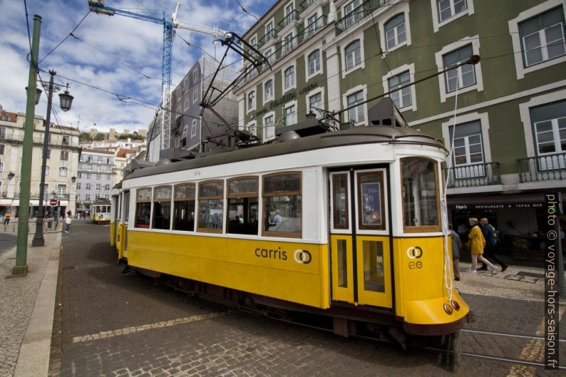 Rame 574 fraîchement rénovée du tramway de Lisbonne. Photo © André M. Winter