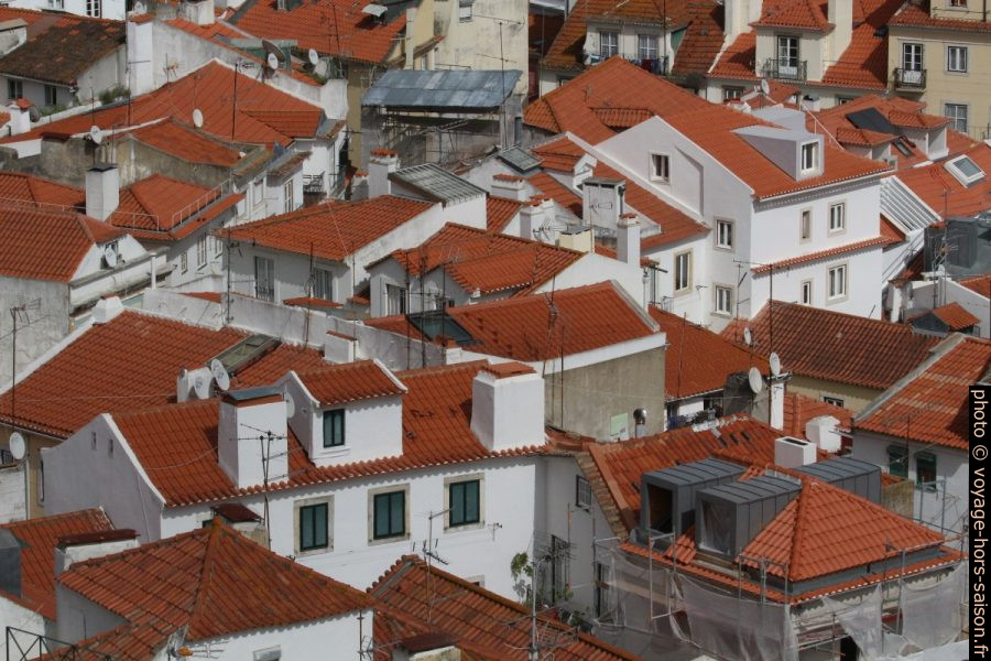 Toits de l'Alfama. Photo © André M. Winter
