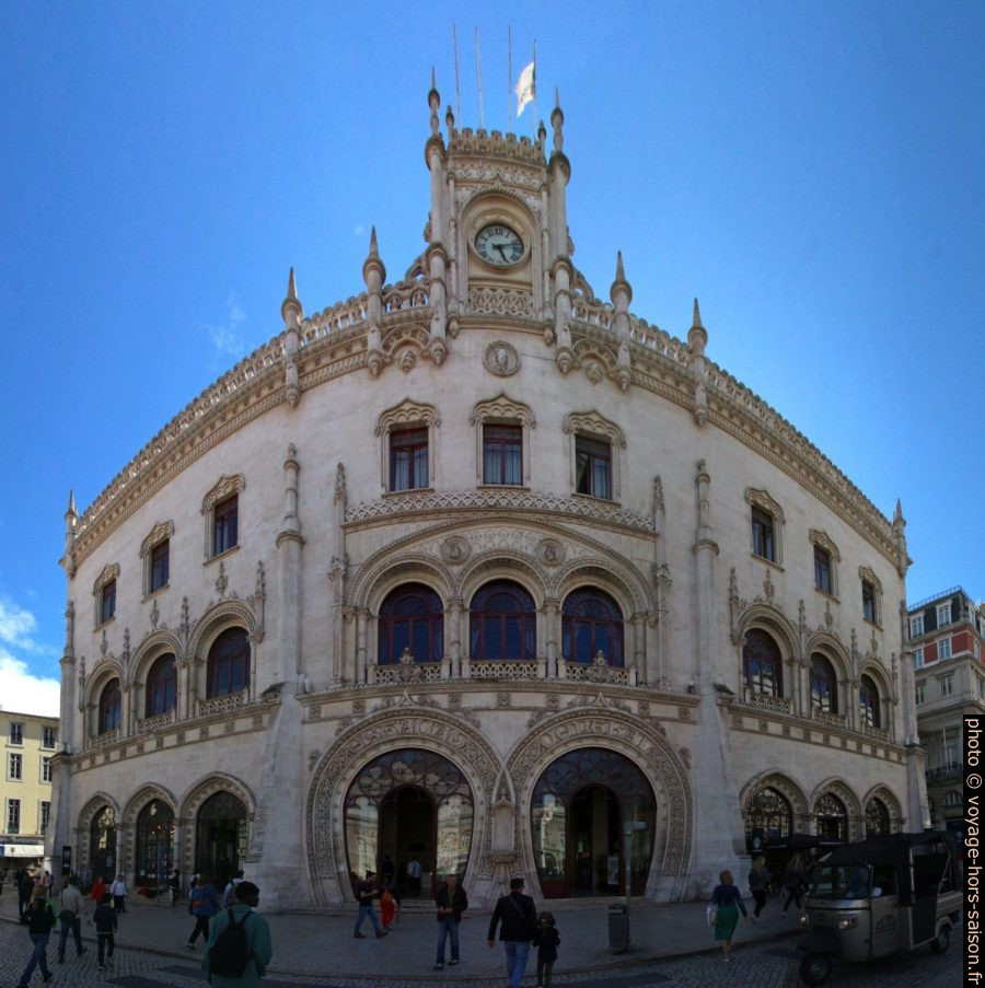 Estação de Caminhos de Ferro do Rossio. Photo © André M. Winter