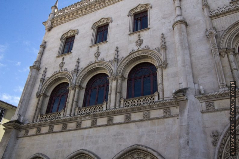 Façade manuéline de la gare du Rossio. Photo © André M. Winter