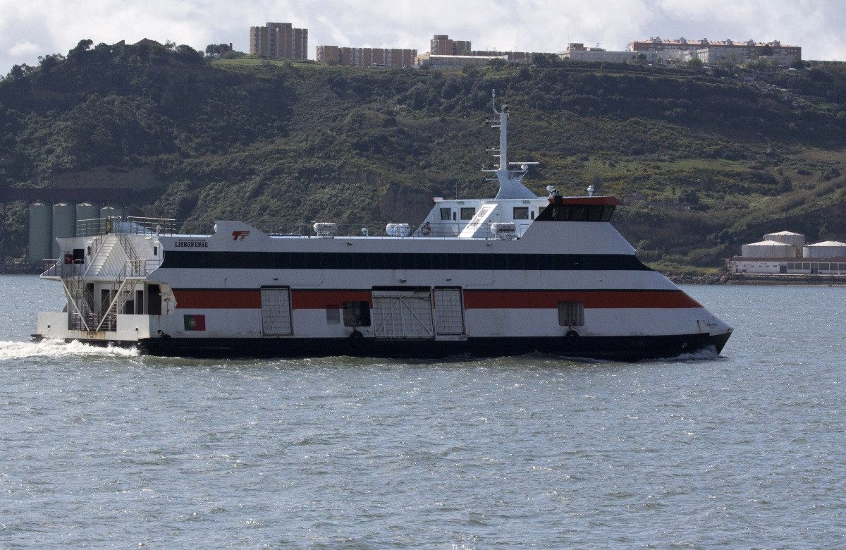 Ferry Lisbonese de Transtejo entre Belém et Trafaria. Photo © André M. Winter
