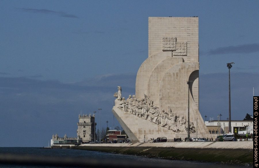 Face est du Padrão dos Descobrimentos. Photo © André M. Winter