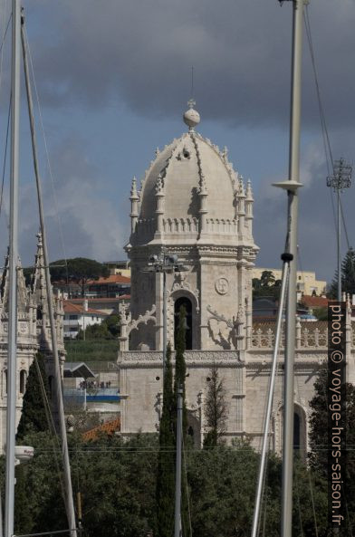 Clocher de l'église Sainte-Marie de Belém. Photo © André M. Winter