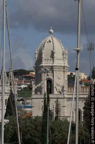 Clocher de l'église Sainte-Marie de Belém. Photo © André M. Winter