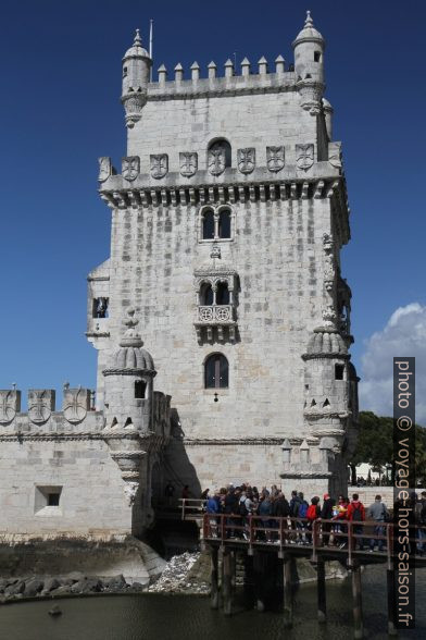 Tour de Belém et queue de visiteurs. Photo © Alex Medwedeff