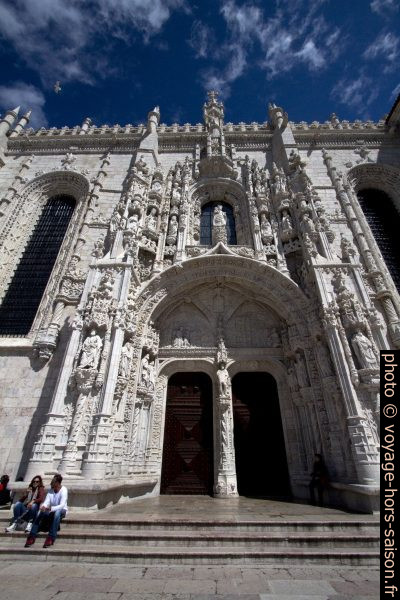 Portail manuélin au sud de l'église Sainte-Marie de Belém. Photo © André M. Winter