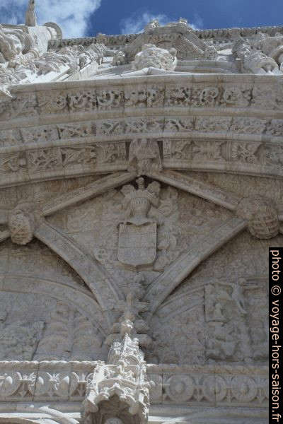 Archivolte manuéline du portail sud de l'église Sainte-Marie de Belém. Photo © Alex Medwedeff