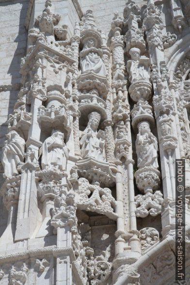Détail du décor manuélin du portail sud de l'église Sainte-Marie de Belém. Photo © Alex Medwedeff