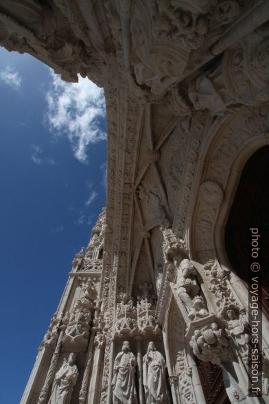 L'archivolte manuéline du portail sud de l'église Sainte-Marie de Belém. Photo © André M. Winter