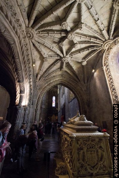 Voûte de style manuélin de l'église Santa Maria. Photo © André M. Winter