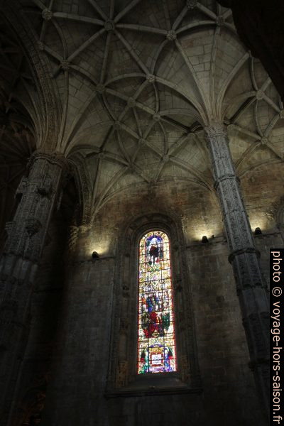 Vitrail de l'église Santa Maria. Photo © Alex Medwedeff