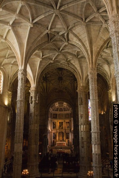 Nef de l'église Santa Maria vue de la galerie. Photo © Alex Medwedeff