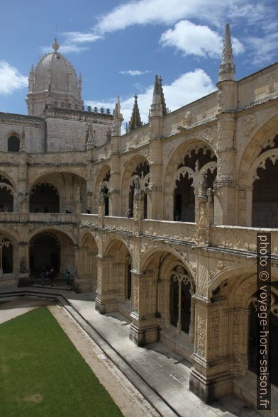 Face ouest du Mosteiro dos Jerónimos. Photo © Alex Medwedeff