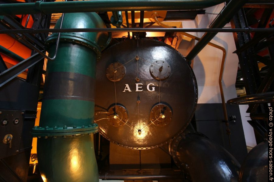 Partie arrière d'une turbine AEG. Photo © André M. Winter