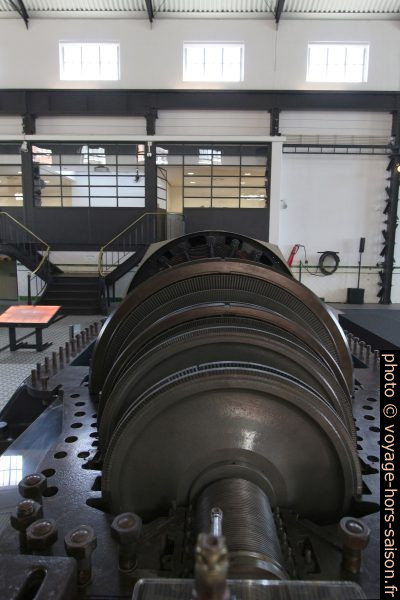 Turbine ouverte de la Central Tejo. Photo © André M. Winter