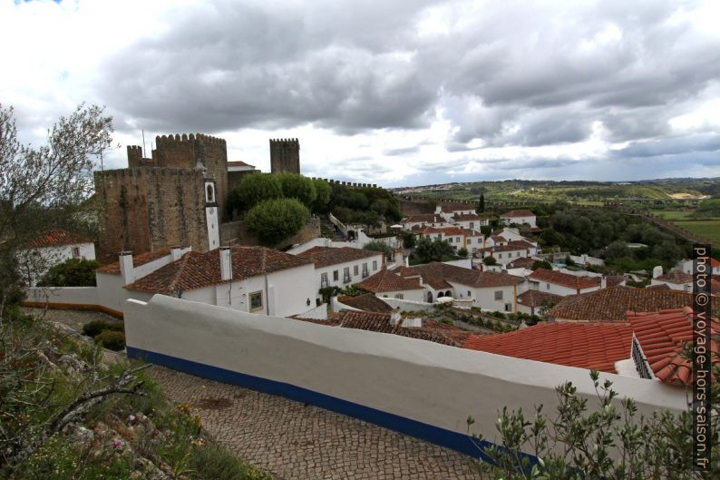 Le château et la ville intra muros Óbidos. Photo © André M. Winter