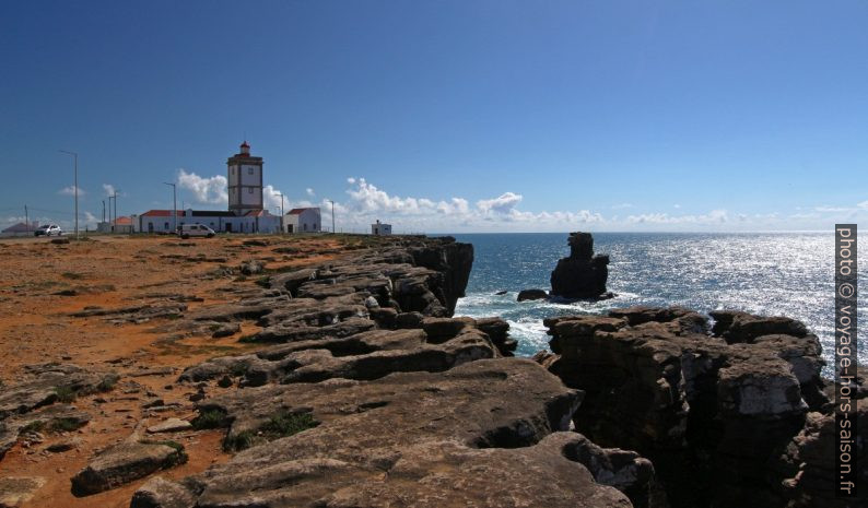 Le Phare du Cabo Carvoeiro et la côte érodée. Photo © André M. Winter