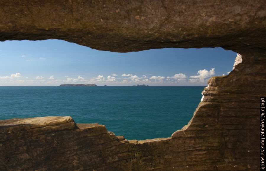 Archipel des Berlengas vu du point de pêche de la Varanda De Pilatos. Photo © André M. Winter
