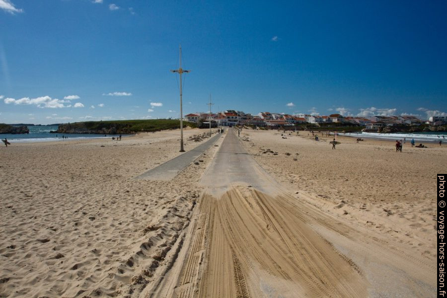 Praia do Baleal. Photo © Alex Medwedeff