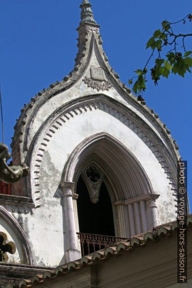 Lucarne-chapelle sur un toit d'une maison de 1862. Photo © André M. Winter