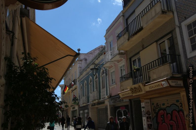 Maisons anciennes dans la Rua Almirante Cândido Reis. Photo © André M. Winter