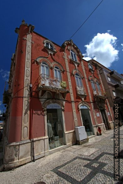 Maison d'Art Nouveau avec ouvertures arrondies. Photo © André M. Winter