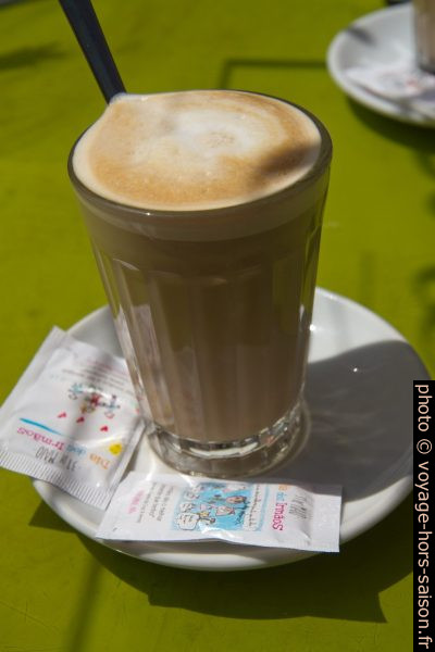 Café Galão. Photo © Alex Medwedeff